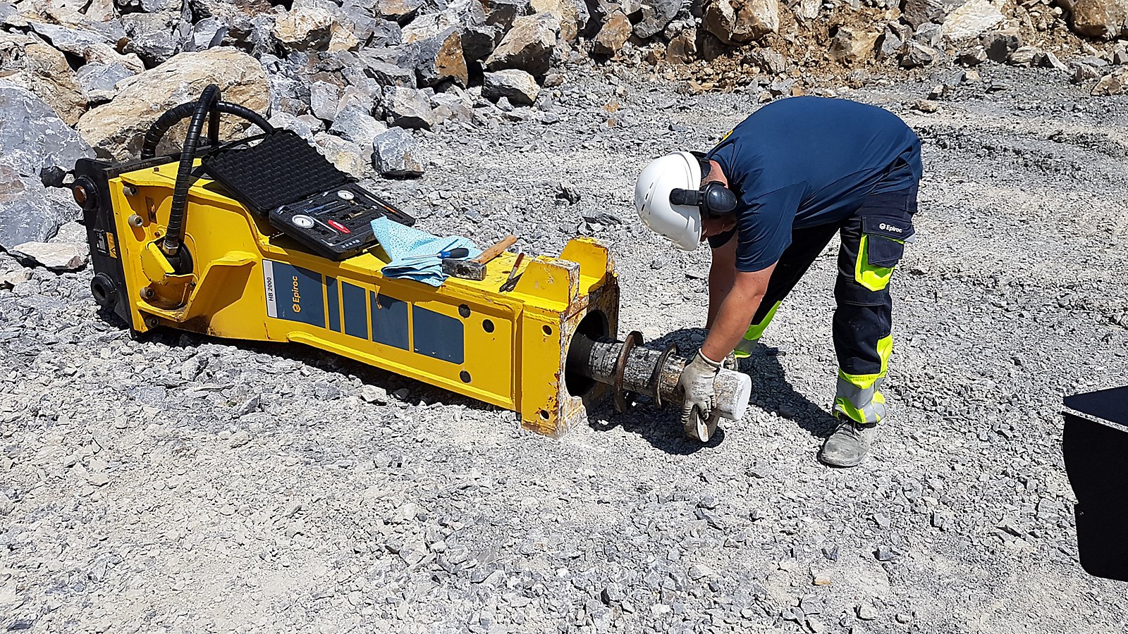 Reparación de martillo hidráulico industrial